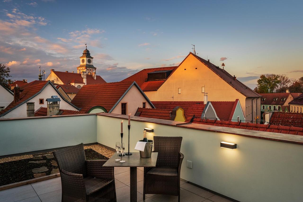 Hotel Bily Jednorozec Trebon Exterior photo